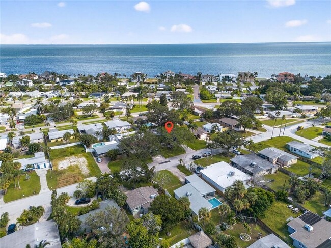 Building Photo - 3927 Helena St NE