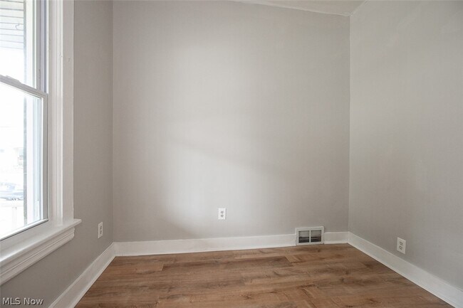 Building Photo - 3635 W 46th St