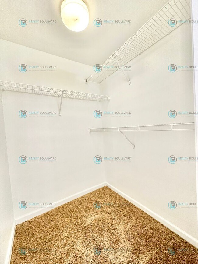 Building Photo - 200 Talus Way