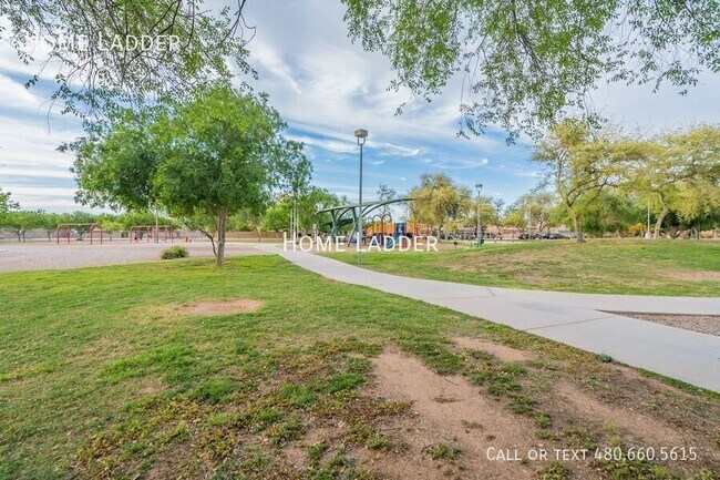 Building Photo - 5080 S McClelland Dr