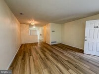 Building Photo - 38 Hopewell Ln