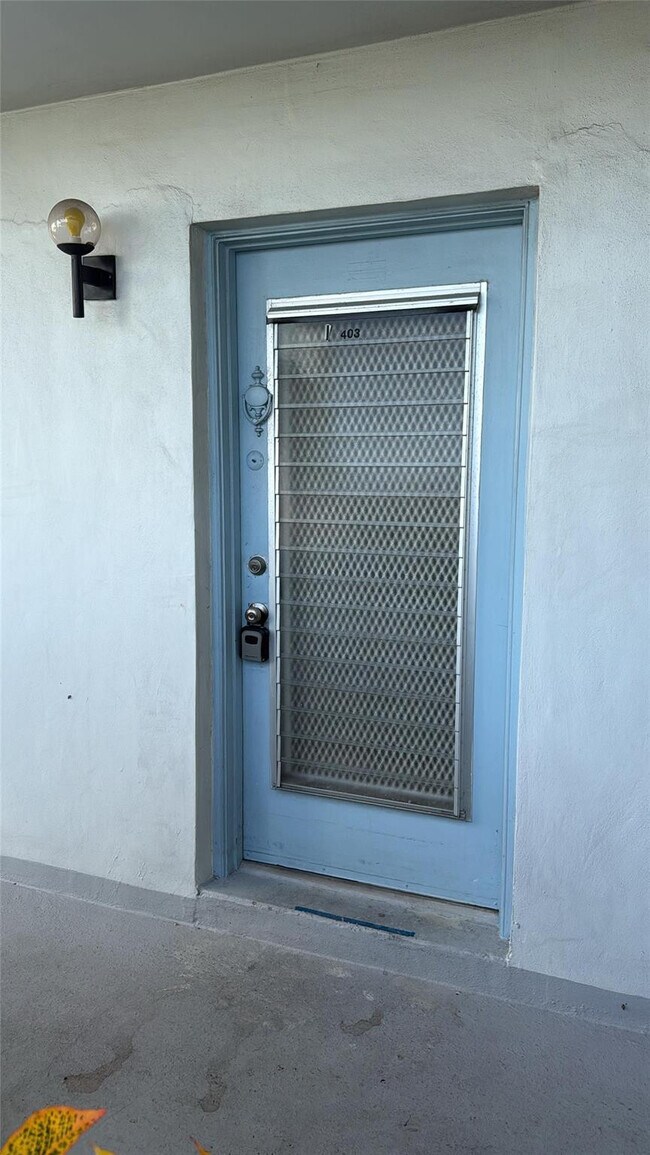 Building Photo - 403 Saxony Way