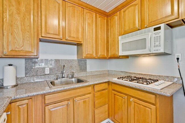 Building Photo - Remodeled 3-bedroom 1 bath