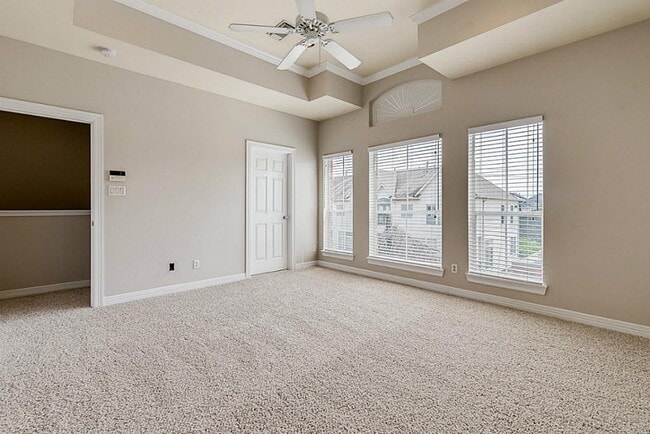 Building Photo - 513 Leverkuhn St