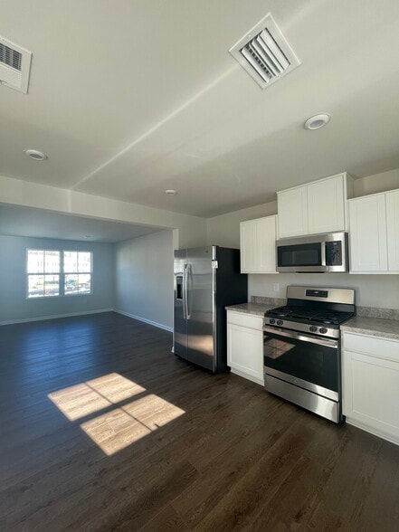 Building Photo - 241 Conte Ct