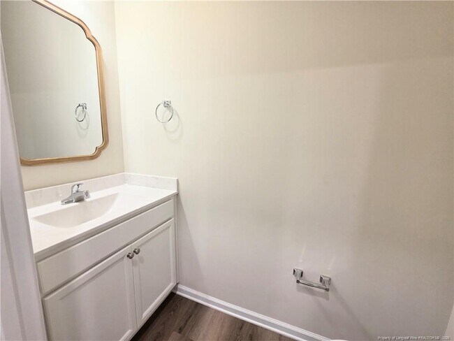 Building Photo - 1511 Fort Bragg Rd