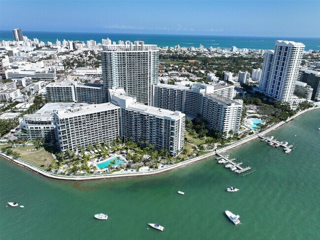 Building Photo - 1500 Bay Dr E