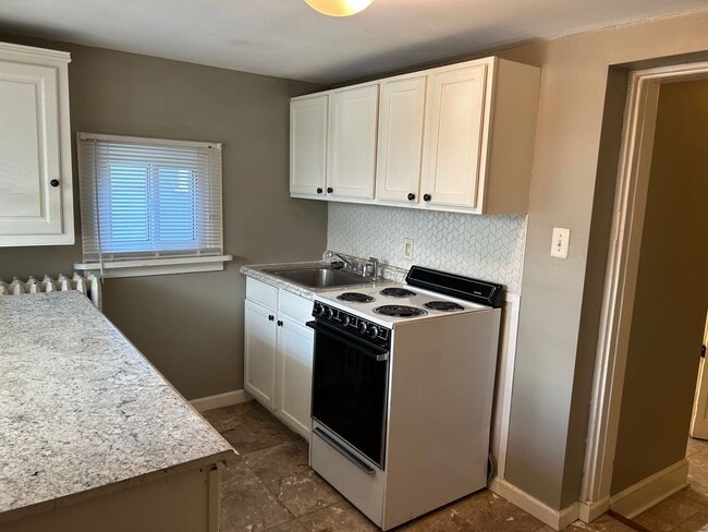 Building Photo - 510 W Orange St