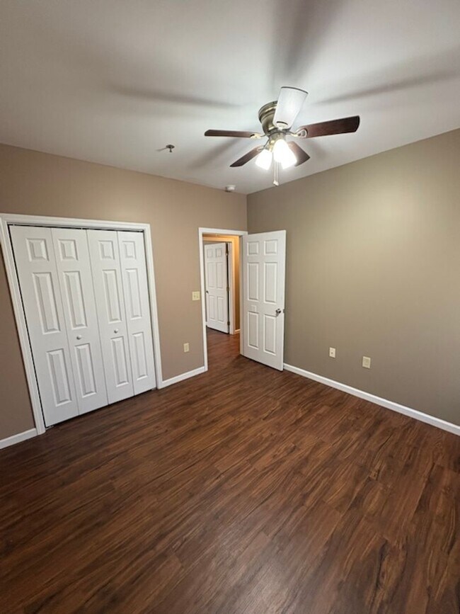 Building Photo - Jefferson Commons Apartments