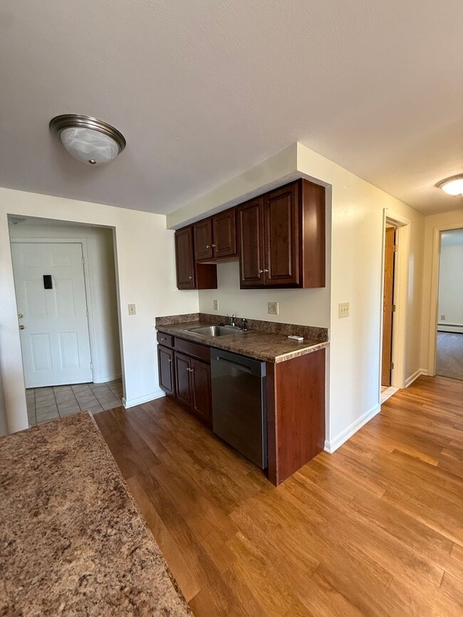 Building Photo - New Country Village