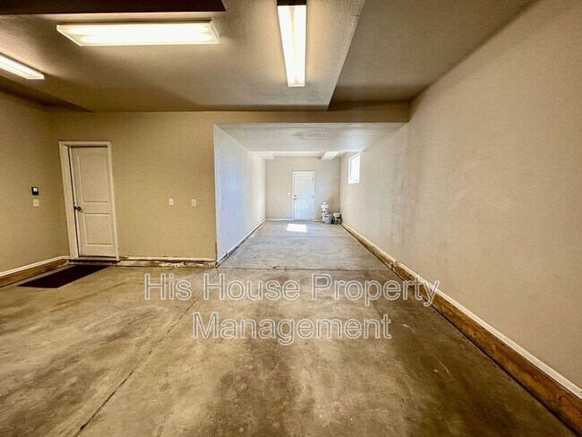 Building Photo - 8029 22nd St Ln