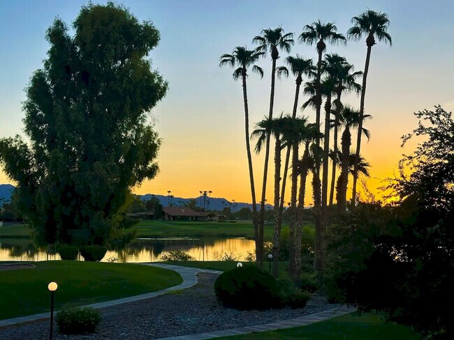 Building Photo - 7401 N Scottsdale Rd