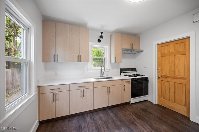 Building Photo - 4305 Ardmore Ave