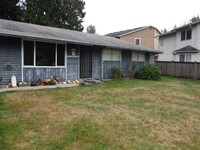 Building Photo - 3 bedroom Everett Rambler