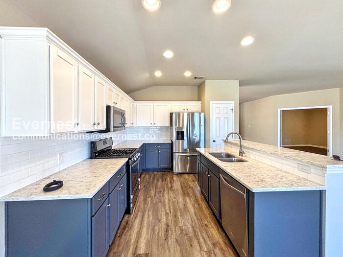 Building Photo - 1208 Willowbrook Dr