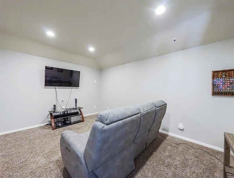 Building Photo - 28710 Brownwood Lake Dr