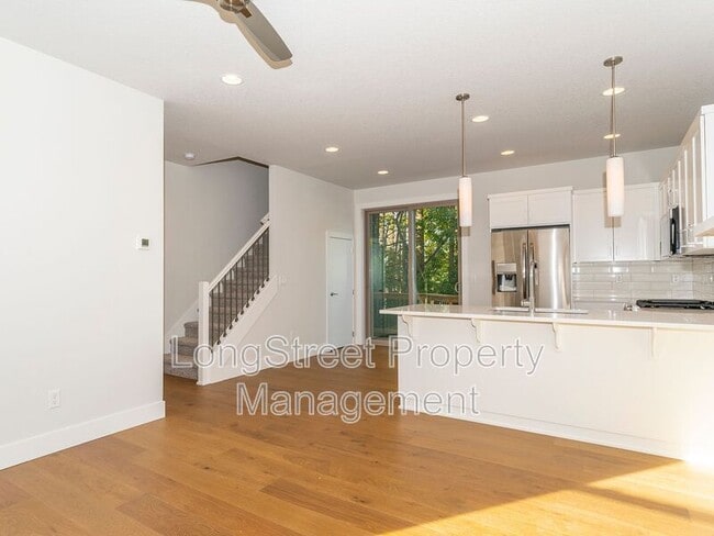 Building Photo - 10921 SW Annand Hill Ct