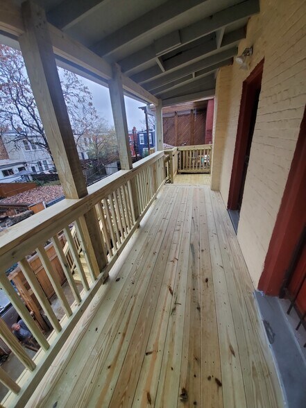 Building Photo - 326 14th Place Northeast