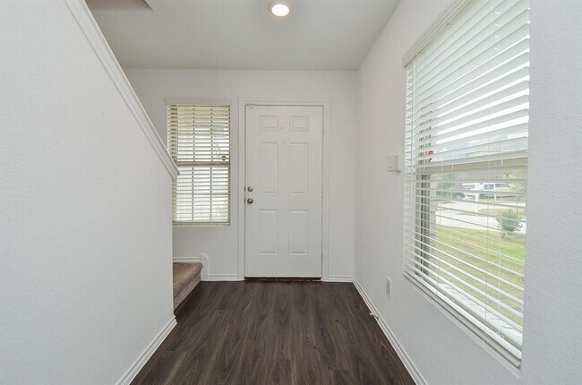 Building Photo - 5434 Logan Dale Dr