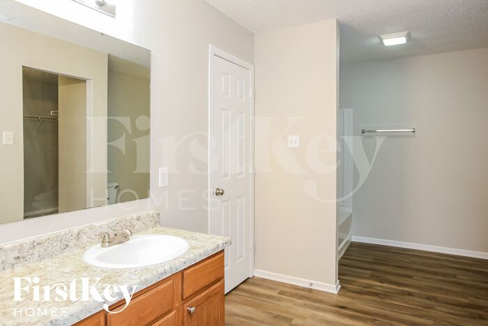 Building Photo - 6350 Eastern Range Rd