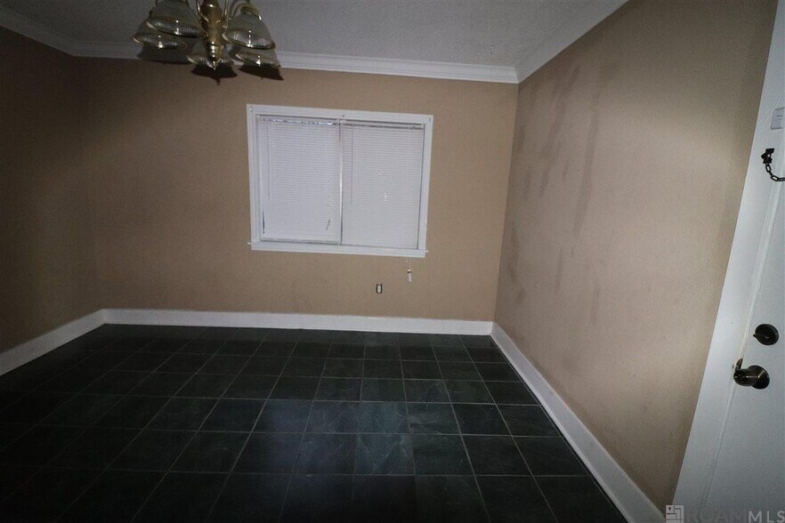 Building Photo - 2654 Sheldon Dr