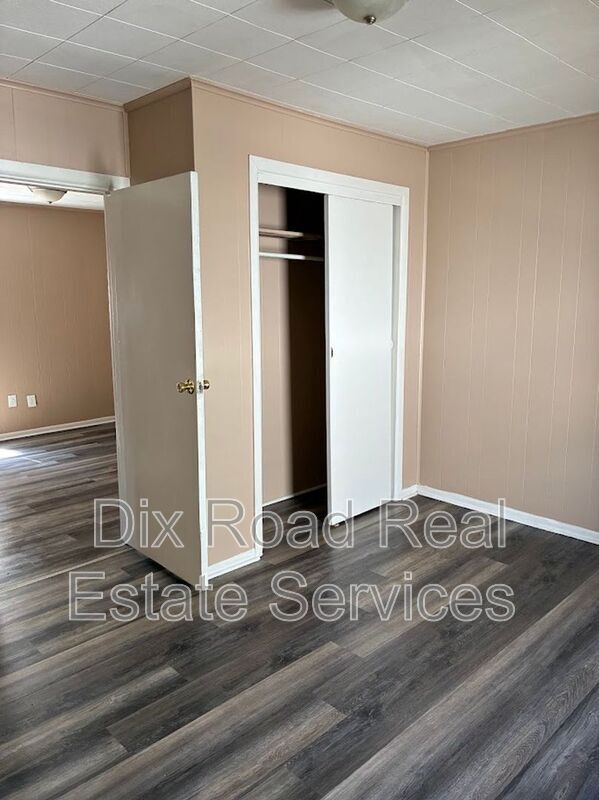 Building Photo - 624 Catalpa Dr