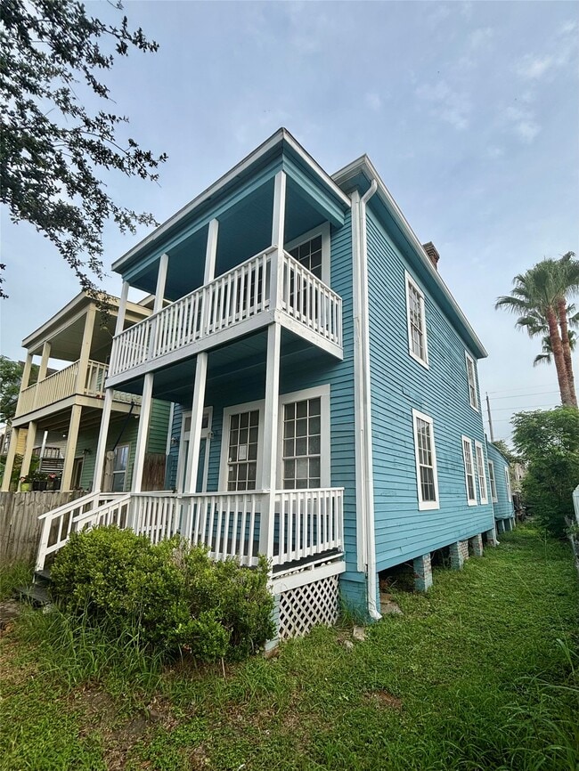 Building Photo - 3410 Sealy Ave