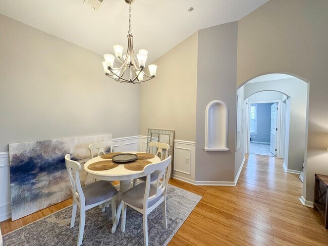 Building Photo - Stunning 3 Bed 2 Bath Condo In Amenity-rich Westchester At Stratford