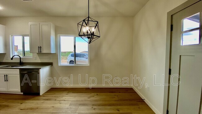 Building Photo - 3713 E Wetstones Rd