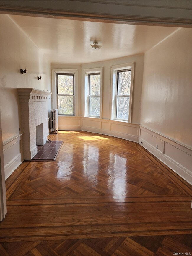 Building Photo - 47-12 39th Pl