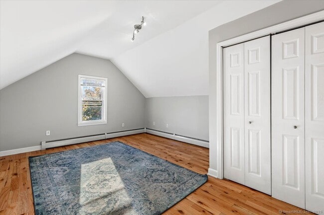 Building Photo - 136 Nash St