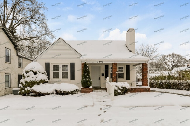 Primary Photo - 7400 Hickman St