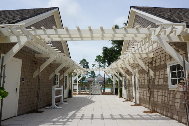 Building Photo - 741 Breakers Street