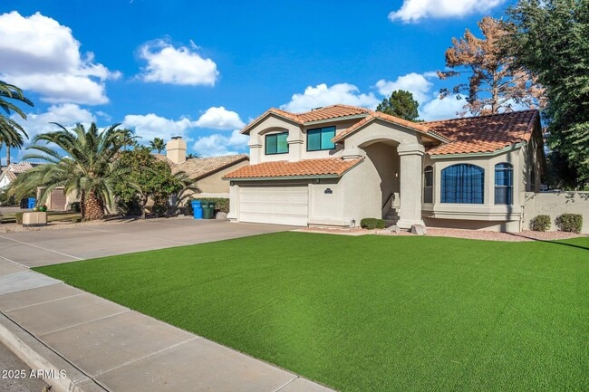 Building Photo - 5044 E Paradise Ln