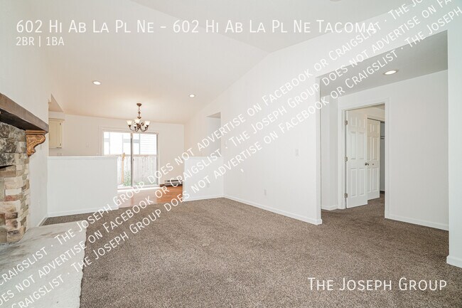 Building Photo - 602 Hi-Ab-La Pl NE