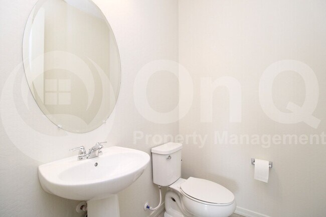 Building Photo - 5866 N 86th Ln