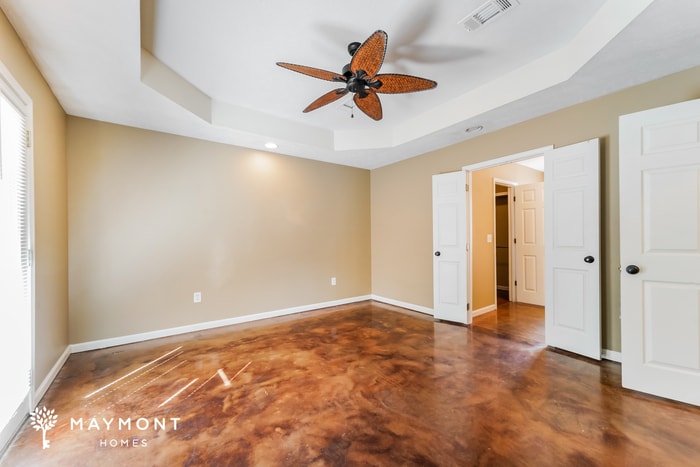Building Photo - 252 Greensview Dr