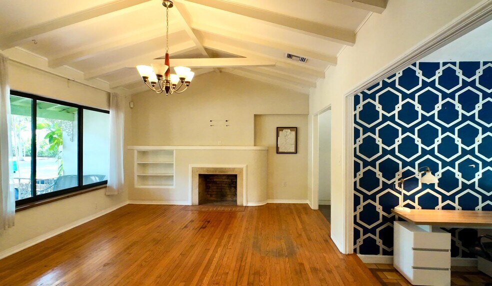 Building Photo - 183 NE 89th St