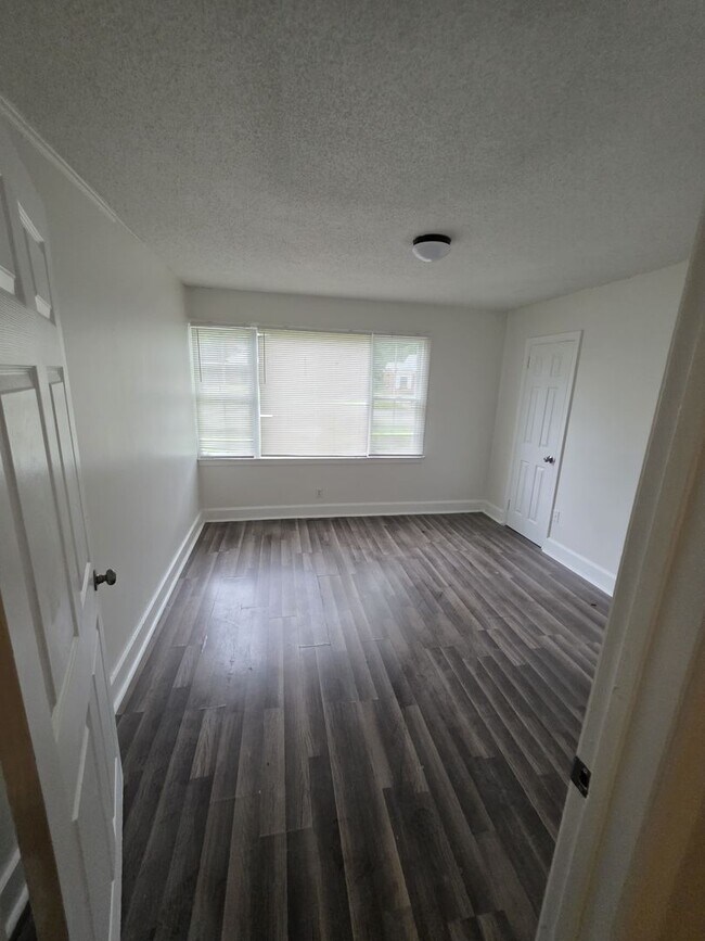 Building Photo - Affordable 3 Bedroom 1 Bath Home
