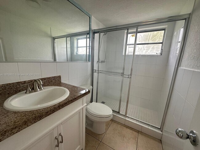 Building Photo - 7215 SW 94th Pl