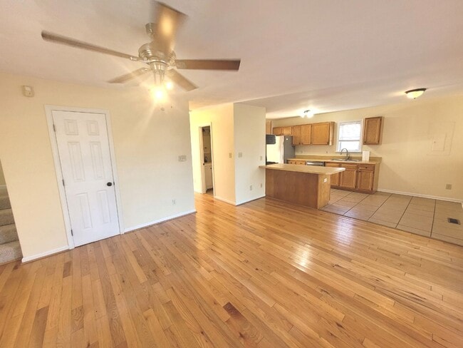 Building Photo - 3 Bedroom, 2.5 Bath Home with Open Floor Plan