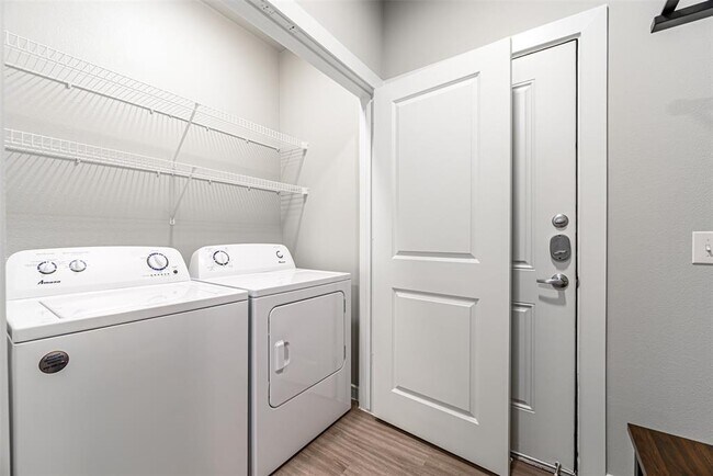 Building Photo - 2911 El Dorado Blvd