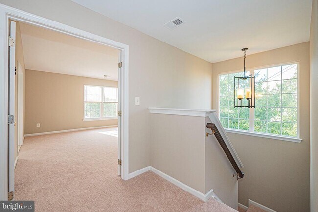 Building Photo - 22619 Upperville Heights Square