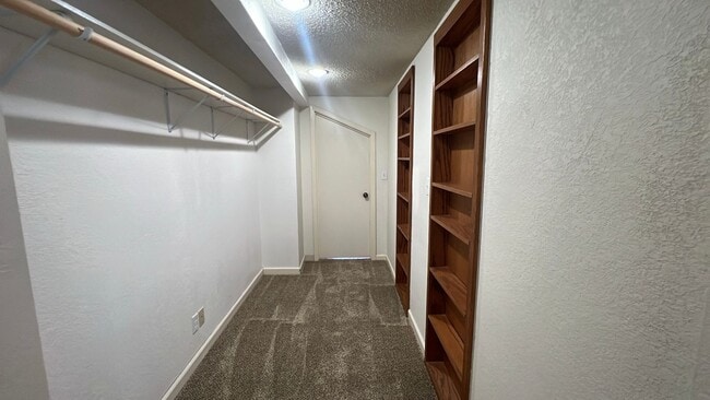 Building Photo - West Palmdale Home