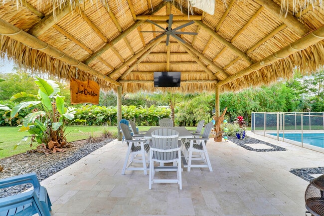 Building Photo - 15866 Alexander Run