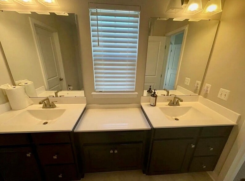 Building Photo - 2818 Arts Vista Blvd