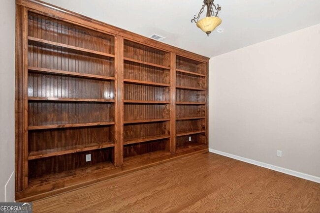 Building Photo - 438 Tioram Ln SE