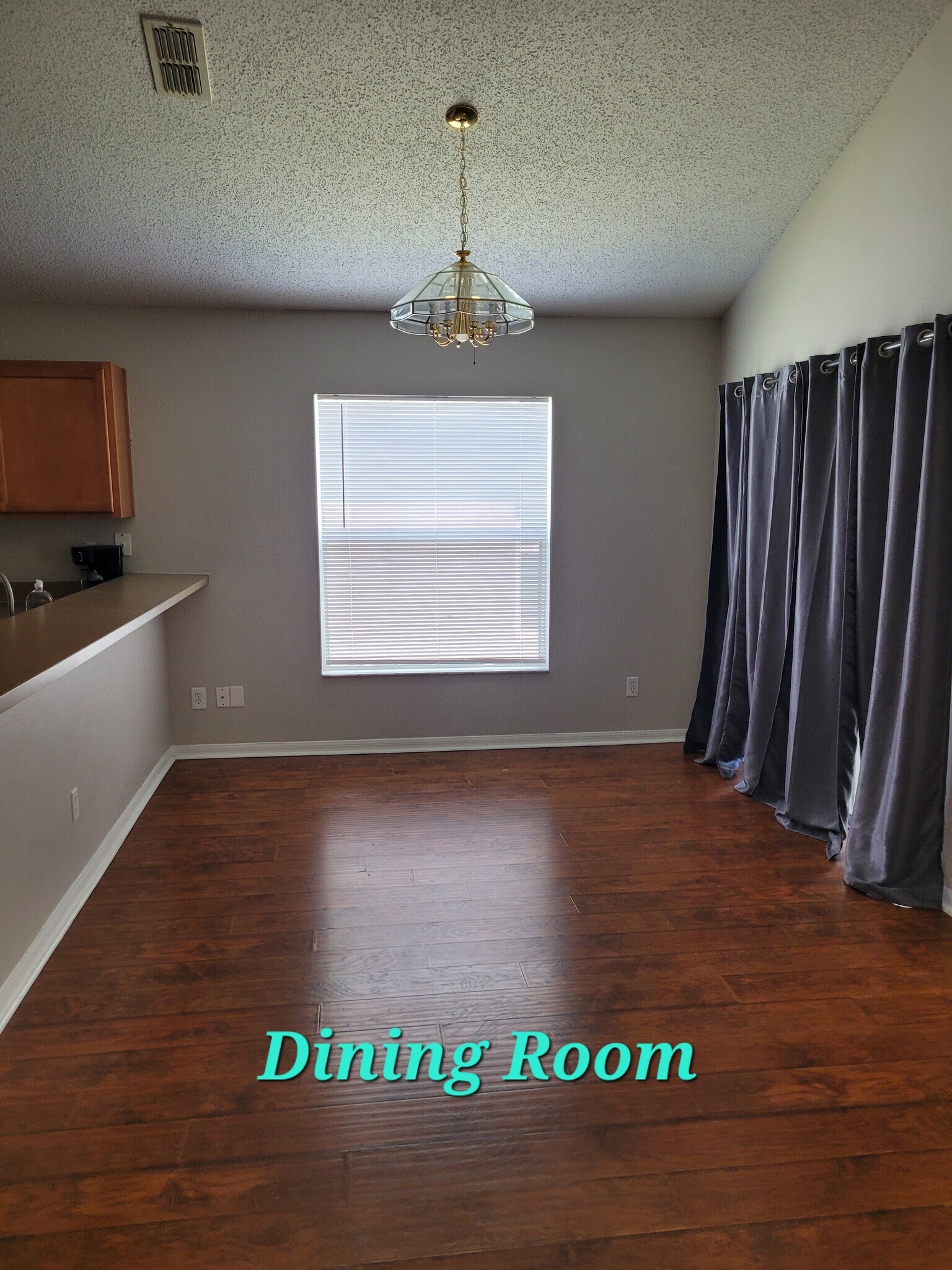 Dining - 1116 Bluegrass Dr