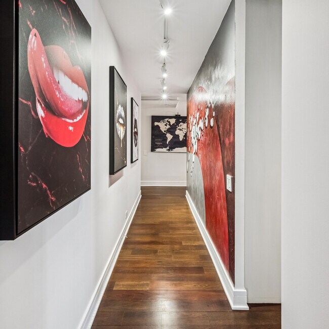 Building Photo - 1030 N State St