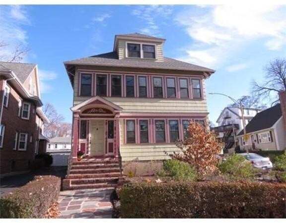 Primary Photo - 206 Arborway